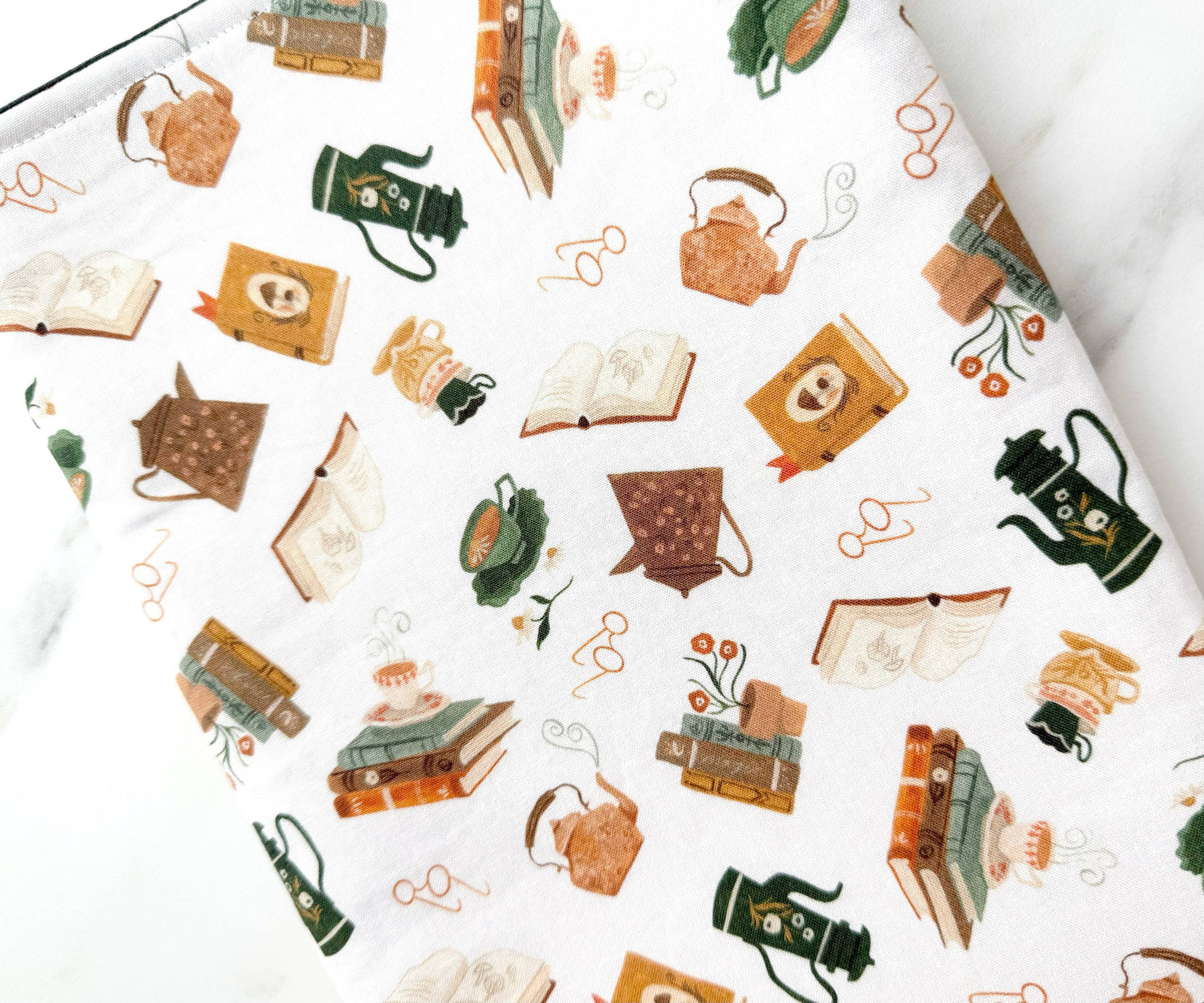 Bookish cottage - padded book sleeve, book pouch: Large