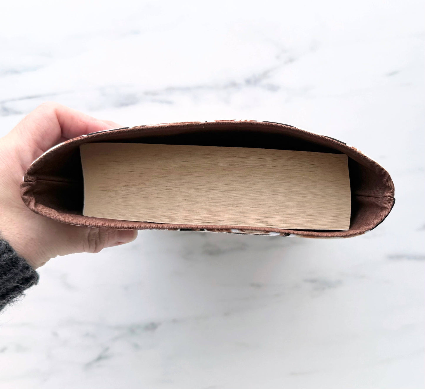 Latte art - padded book sleeve, book pouch: Large