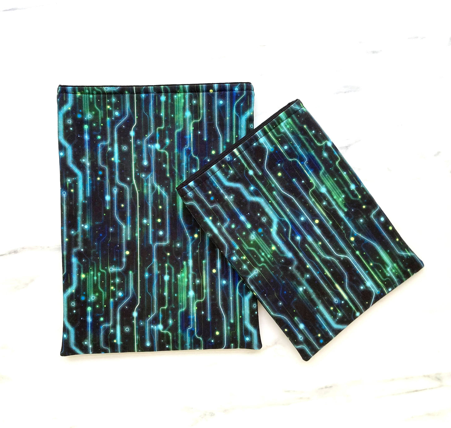 Circuits - padded book sleeve, book protector: Large