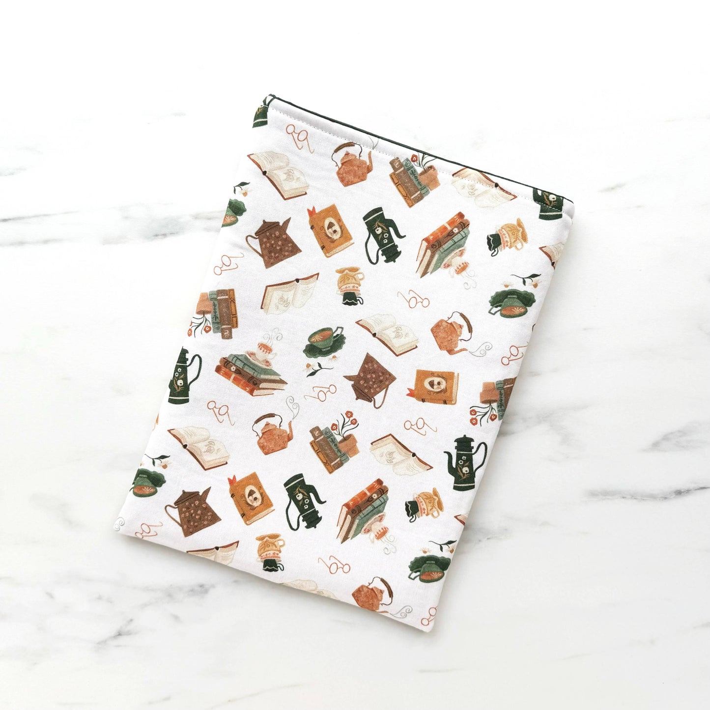 Bookish cottage - padded book sleeve, book pouch: Large