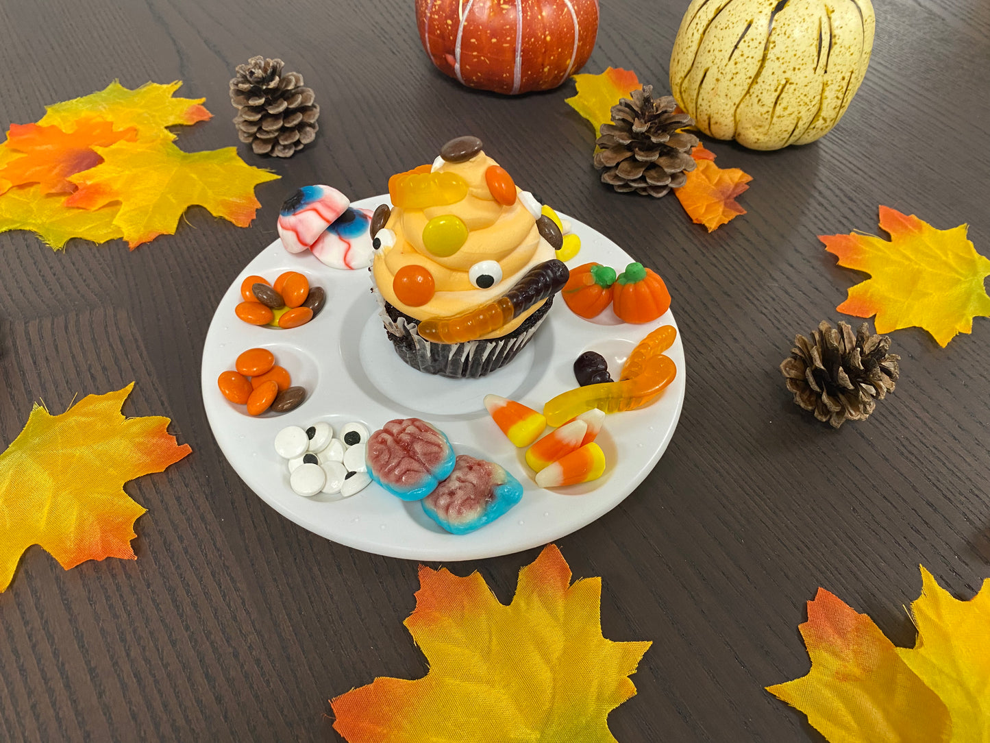 Kids Halloween cupcake decorating October 13th 4pm 2022