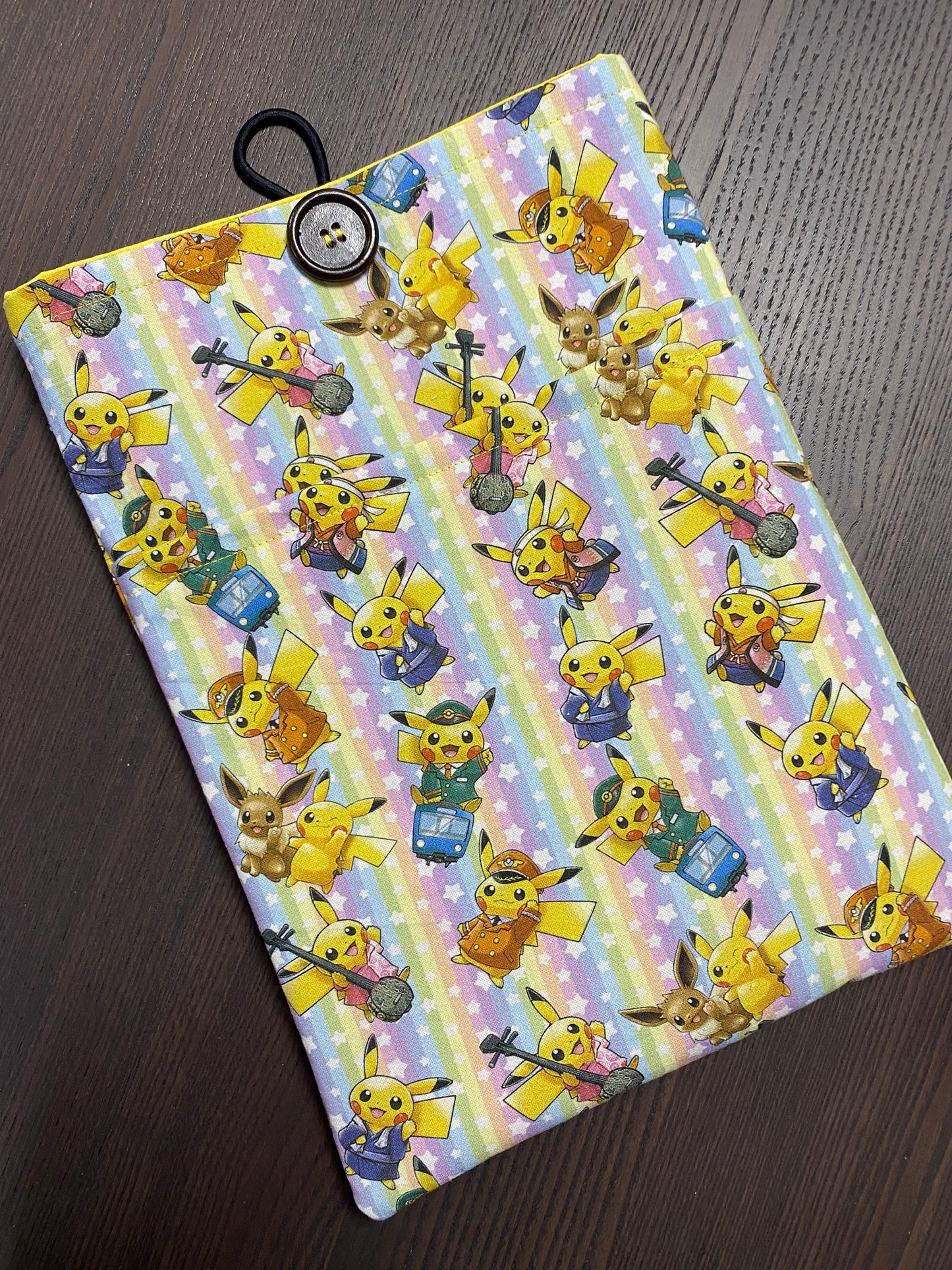 Pokemon Pikachu  Book Sleeve